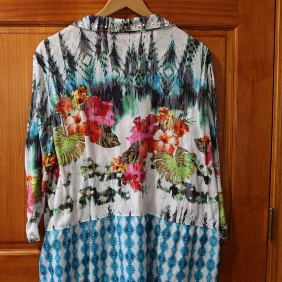 Onque Women Floral Rhinestone Mixed Media Snap Front Blouse 2X Statement - Picture 3 of 13